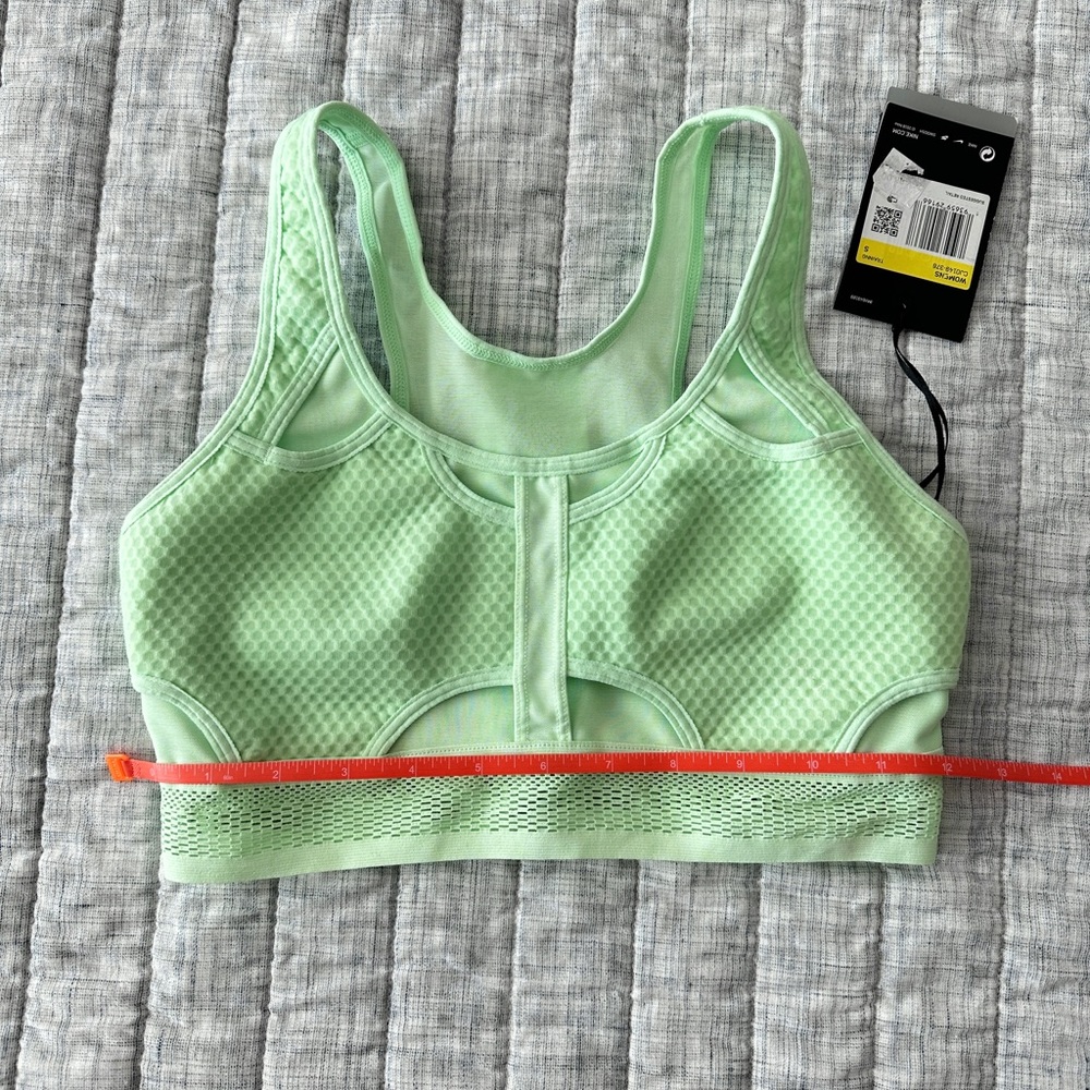 NWT Nike Swoosh Ultrabreathe Dri-Fit Sports Bra Mint Green Size Small